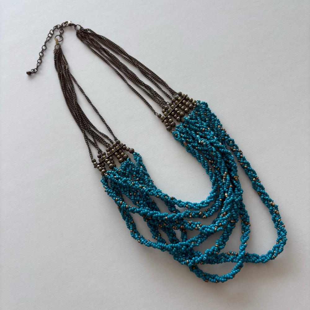 Elegant Turquoise Beaded Necklace